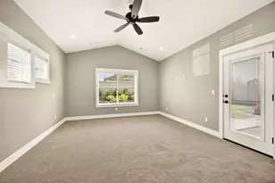 1319 Utah Dr, Medford, OR 97504 - Photo 18