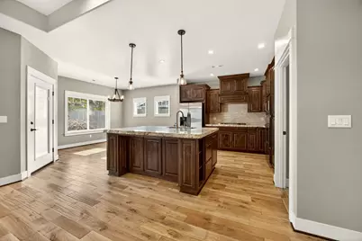 1319 Utah Drive, Medford, OR 97504 - Photo 8