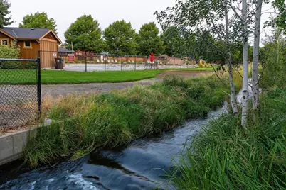 310 NW 28th Street, Redmond, OR 97756 - Photo 36