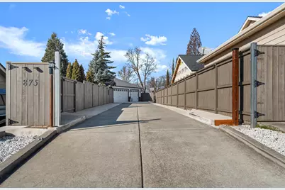 875 N Mountain Avenue, Central Point, OR 97502 - Photo 44