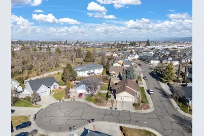 875 N Mountain Avenue, Central Point, OR 97502 - Photo 58