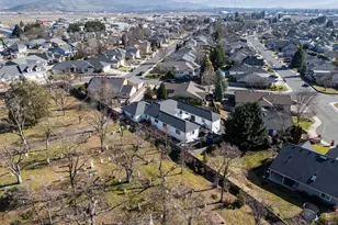 875 N Mountain Ave, Central Point, OR 97502 - Photo 54