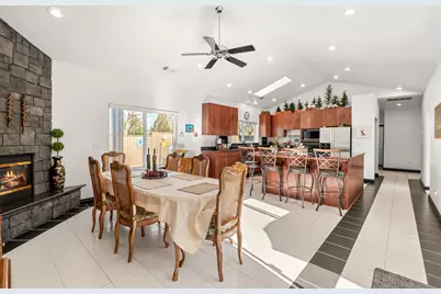 875 N Mountain Avenue, Central Point, OR 97502 - Photo 12