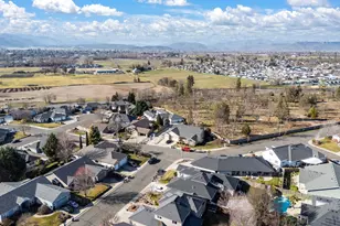 875 N Mountain Ave, Central Point, OR 97502 - Photo 56