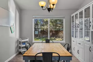 955 NE Locksley Dr, Bend, OR 97701 - Photo 8