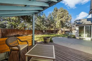 955 NE Locksley Dr, Bend, OR 97701 - Photo 32