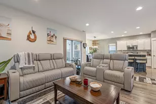 21336 NE Evelyn Pl, Bend, OR 97701 - Photo 4