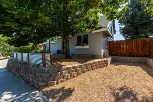 804 NE Providence Dr, Bend, OR 97701 - Photo 8