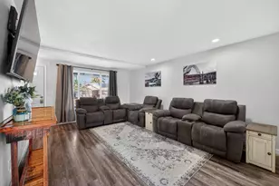 804 NE Providence Dr, Bend, OR 97701 - Photo 8