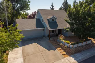 804 NE Providence Dr, Bend, OR 97701 - Photo 1