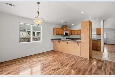 8212 Kestrel Way, White City, OR 97503 - Photo 10