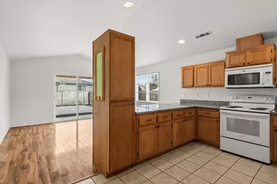 8212 Kestrel Way, White City, OR 97503 - Photo 8