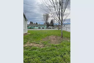 1720 SW Bridge Street, Grants Pass, OR 97526 - Photo 20