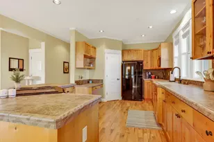 3251 NW Fairway Heights Dr, Bend, OR 97703 - Photo 14