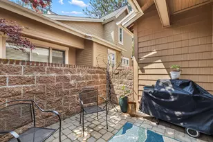 2543 NW Crossing Dr, Bend, OR 97703 - Photo 16