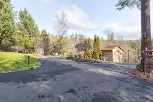 521 Seclusion Loop, Grants Pass, OR 97526 - Photo 54