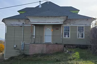 302 W Main St, Klamath Falls, OR 97601 - Photo 2