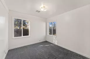 908 SW Bridge St, Grants Pass, OR 97526 - Photo 14