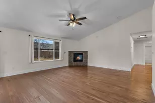 2237 SW Metolius Ave, Redmond, OR 97756 - Photo 8