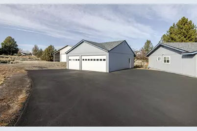 61747 Somerset Drive, Bend, OR 97702 - Photo 4