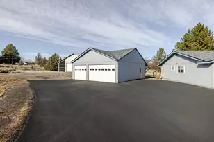 61747 Somerset Dr, Bend, OR 97702 - Photo 4