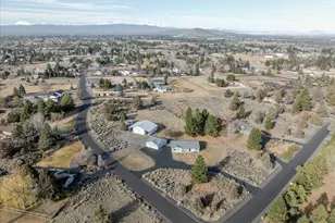 61747 Somerset Dr, Bend, OR 97702 - Photo 48