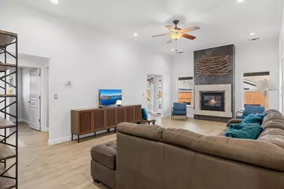 966 Newcastle Street, Medford, OR 97501 - Photo 6