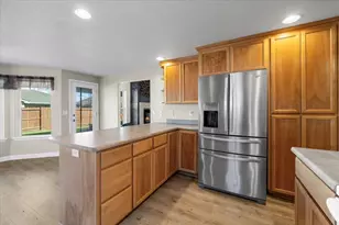 966 Newcastle St, Medford, OR 97501 - Photo 18