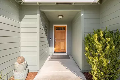 966 Newcastle Street, Medford, OR 97501 - Photo 4