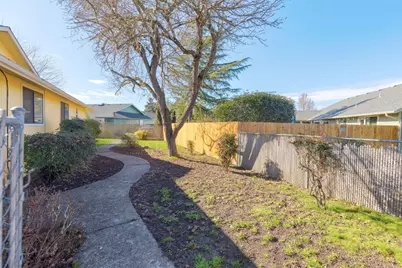 984 Mesman Drive, Grants Pass, OR 97527 - Photo 34