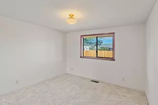 984 Mesman Dr, Grants Pass, OR 97527 - Photo 26