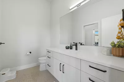 19170 Gateway Loop, Bend, OR 97702 - Photo 24
