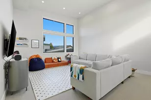 19170 Gateway Loop, Bend, OR 97702 - Photo 30