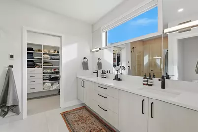 19170 Gateway Loop, Bend, OR 97702 - Photo 24