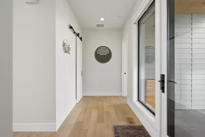 19170 Gateway Loop, Bend, OR 97702 - Photo 4