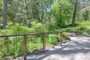 512 Bonnie Ln, Grants Pass, OR 97527 - Photo 38