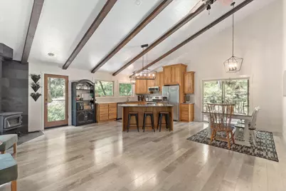 512 Bonnie Lane, Grants Pass, OR 97527 - Photo 1