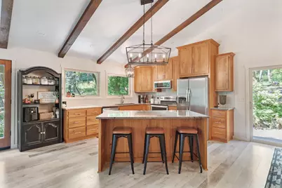 512 Bonnie Lane, Grants Pass, OR 97527 - Photo 2