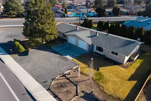 2412 SW Wickiup Ave, Redmond, OR 97756 - Photo 42
