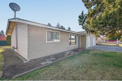 2412 SW Wickiup Avenue, Redmond, OR 97756 - Photo 30