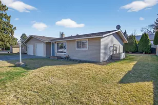 2412 SW Wickiup Ave, Redmond, OR 97756 - Photo 4