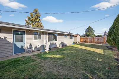 2412 SW Wickiup Avenue, Redmond, OR 97756 - Photo 36