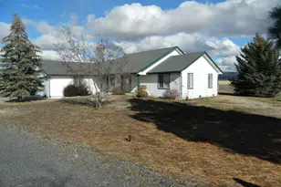 7531 Roberta Dr, Klamath Falls, OR 97603 - Photo 2