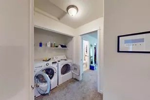 1696 NE Lotus Dr, Bend, OR 97701 - Photo 16