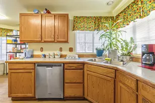 4810 Lombard Dr, Klamath Falls, OR 97603 - Photo 6