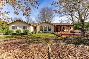 1462 Darneille Ln, Grants Pass, OR 97527 - Photo 4