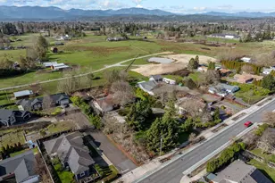 1462 Darneille Ln, Grants Pass, OR 97527 - Photo 46