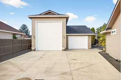 959 Pumpkin Ridge Drive, Eagle Point, OR 97524 - Photo 46