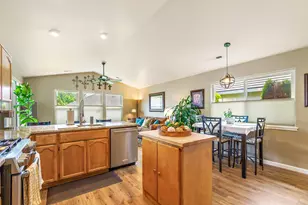 732 Cherrywood Dr, Medford, OR 97504 - Photo 28