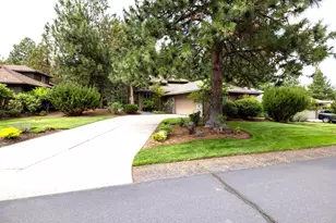 3123 NW Clubhouse Dr, Bend, OR 97703 - Photo 4